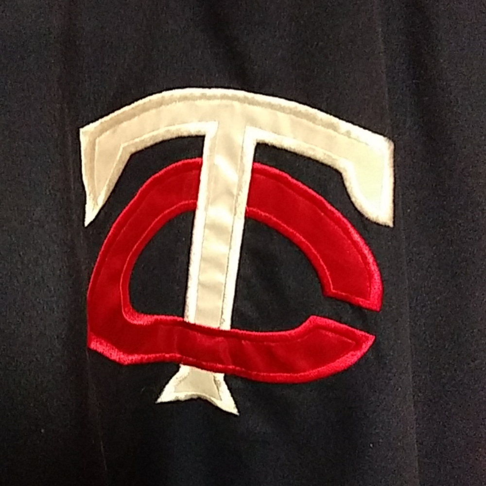 MLB Genuine Merchandise Minnesota Twins Pullover - Picture 5 of 6